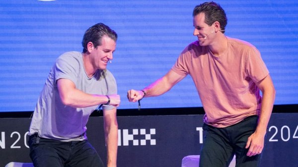 Bitcoin Rallies as Stocks Print Record Highs Bitcoin Rallies as Stocks Print Record Highs